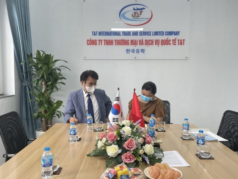 ẢNH TRƯỜNG ĐẠI HỌC U1 ĐẾN THĂM CÔNG TY